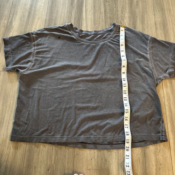 Lululemon Cates Tee *Fade Washed Lunar Rock Size 4 - Picture 5 of 6